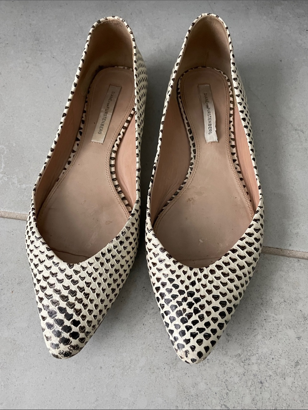 Diane Von Furstenberg Cream and Black Pointed Toe Patterned Flats